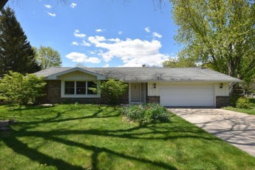 4315 Imperial Dr, Brookfield, WI 53045-1238