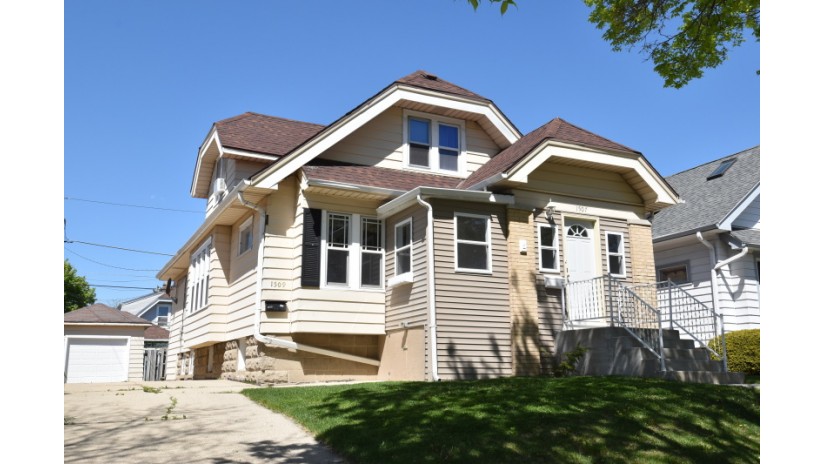 1507 S 52nd St West Milwaukee, WI 53214 by Shorewest Realtors $199,900