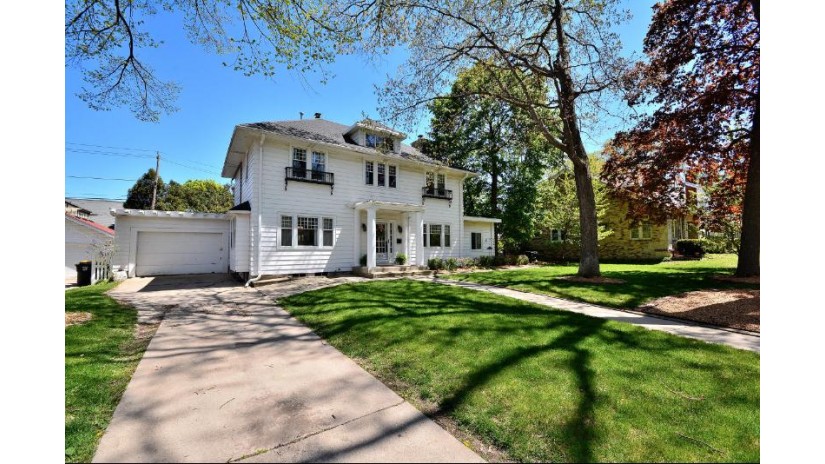 556 N 64th St Wauwatosa, WI 53213 by First Weber Inc - Brookfield $409,900