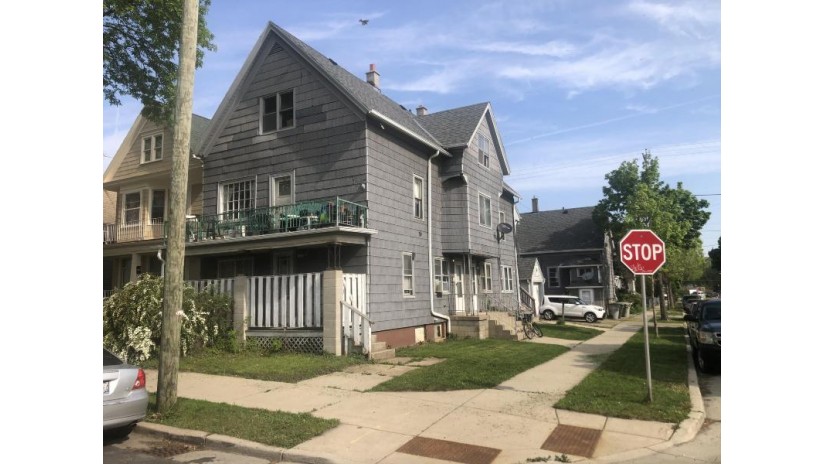 1400 W Hayes Ave Milwaukee, WI 53215 by RE/MAX Realty Pros~Hales Corners $239,900