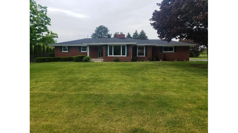 11414 61st Ave Pleasant Prairie, WI 53158 by RealtyPro Professional Real Estate Group $399,900