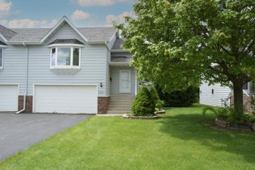 W192N16362 Lea Fon Cir, Jackson, WI 53037