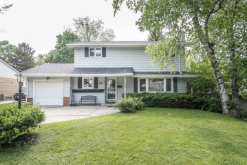 1306 Garfield Ave, Waukesha, WI 53186-6619