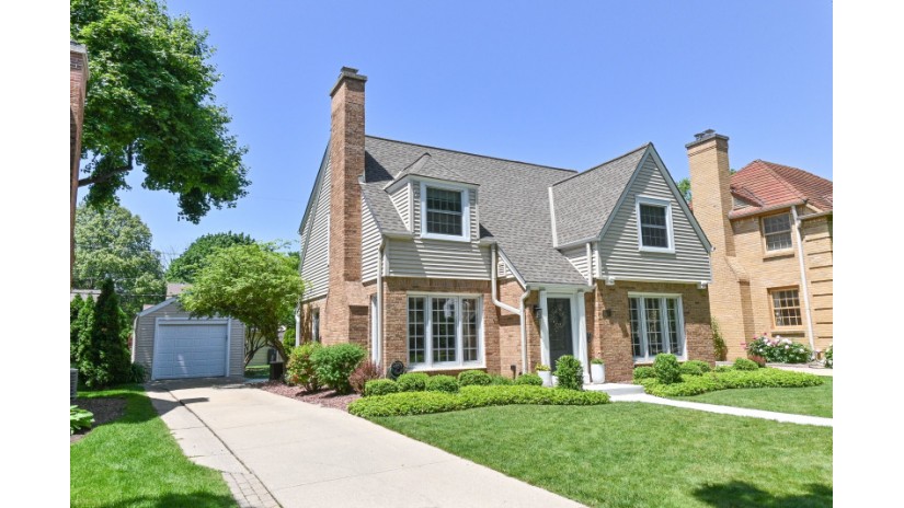 2537 N 85th St Wauwatosa, WI 53226 by Shorewest Realtors $415,000