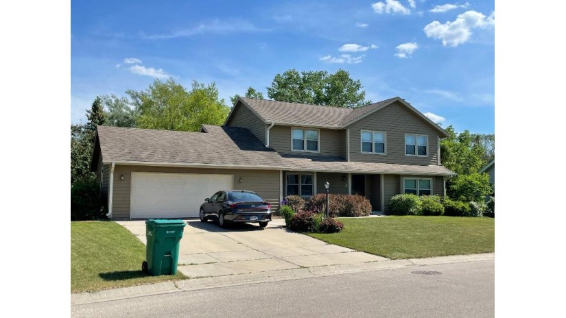 N76W15703 Countryside Dr Menomonee Falls, WI 53051 by NON MLS $430,080