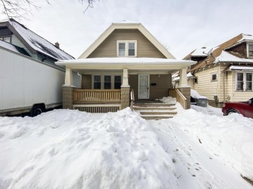 3717 N 24th St, Milwaukee, WI 53206-1353