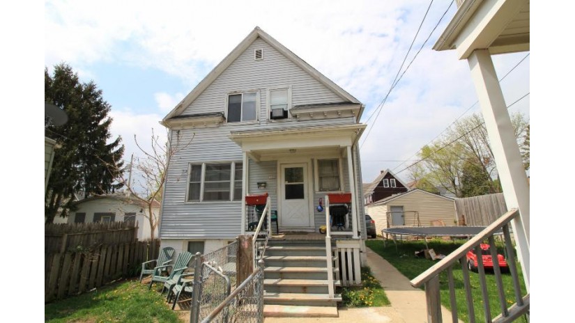 1109 S 25th St Milwaukee, WI 53204 by Vylla Home $75,000