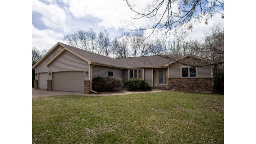 2109 Vienna Terrace Eau Claire, WI 54703 by Re/Max Affiliates Menomonie $279,900