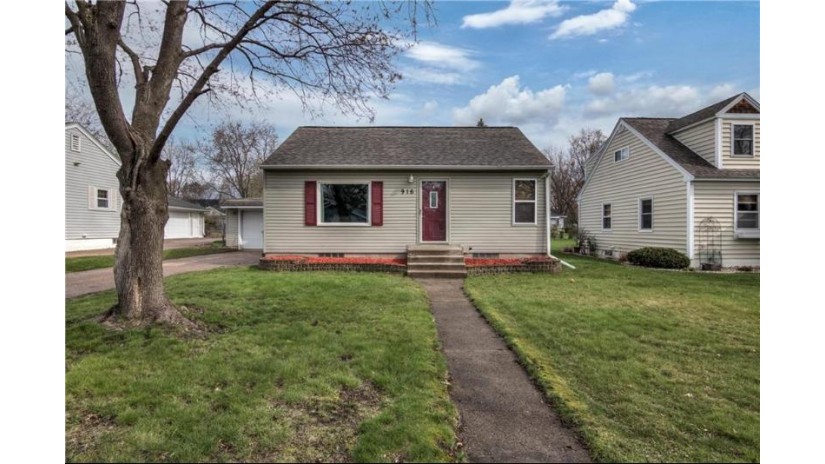 916 Fountain Street Eau Claire, WI 54703 by Re/Max Real Estate Group $159,900