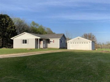 9245 N Bass, Leaf River, IL 61047