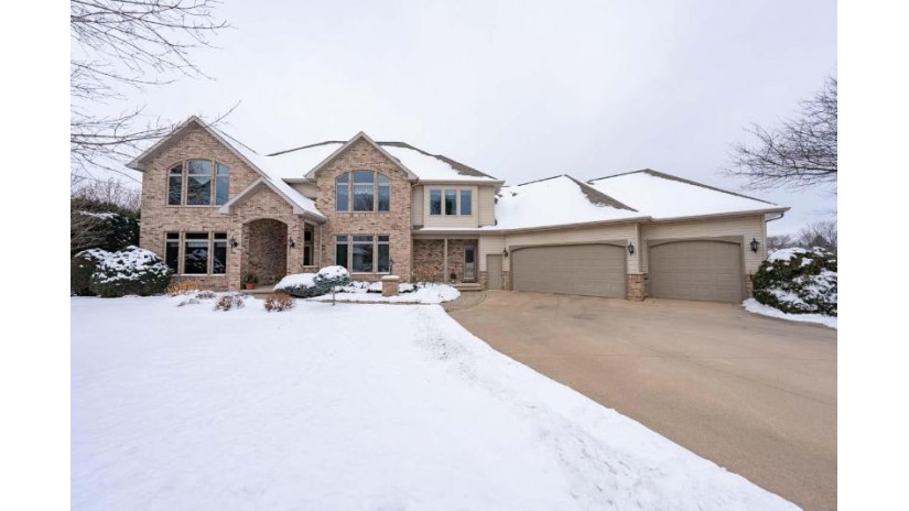 3135 Teardrop Court Grand Chute, WI 54914 by Coldwell Banker Real Estate Group $599,900