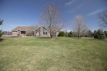 2998 Fairwinds Drive, Clayton, WI 54956