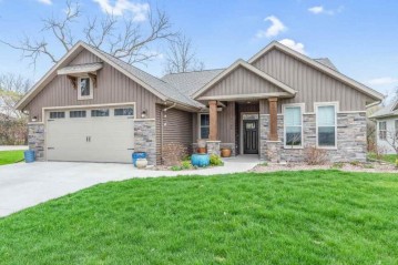 1102 S Forestbrook Lane, Grand Chute, WI 54914