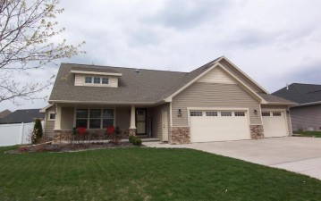 616 Pebblestone Circle, Hobart, WI 54155-9383