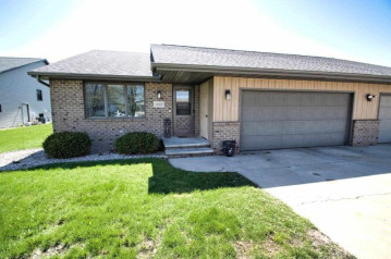 1803 W Roselawn Drive 2, Grand Chute, WI 54914-6926