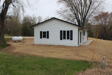 5625 Hwy Bb, Gillett, WI 54124-9574