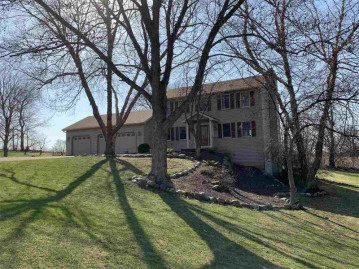 1497 Partridge Hill Dr, Oregon, WI 53575-2569