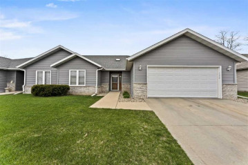 132 Jennifer Cir, Mount Horeb, WI 53572