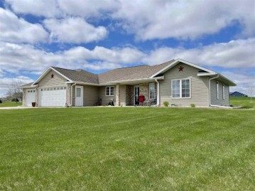 N5743 Peebles Rd, Albany, WI 53502