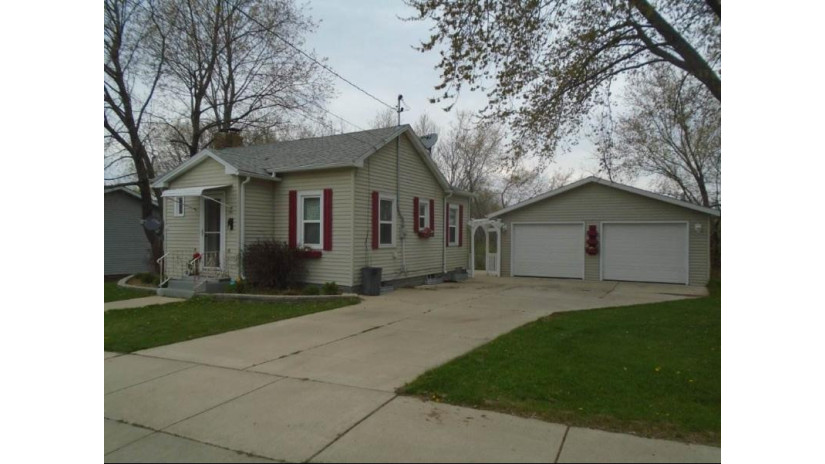 835 Martin St Mauston, WI 53948 by Castle Rock Realty Llc $87,888