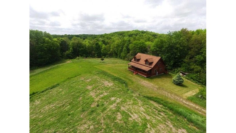 20812 County Road A Marshall, WI 53581 by Weiss Realty Llc $550,000
