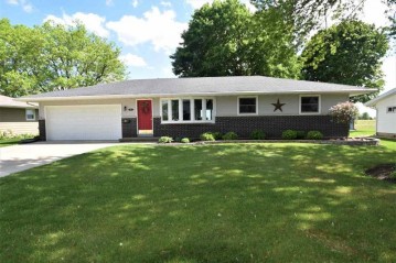 308 Curtis St, Arlington, WI 53911