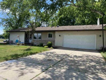 209 12th St, Prairie Du Sac, WI 53578