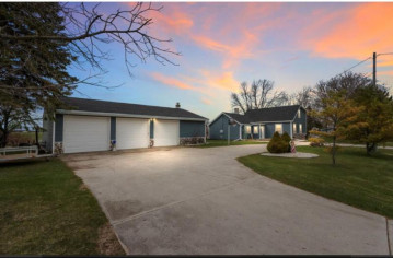 E3557 County Rd J, Kewaunee, WI 54216