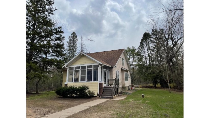 14235 Cth W Mountain, WI 54149 by Signature Realty, Inc. $135,000