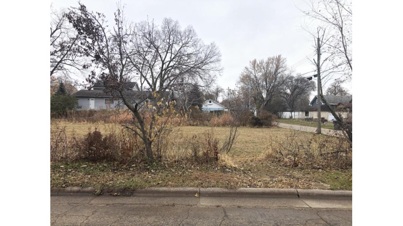 1720 Taylor St La Crosse, WI 54603 by La Crosse by Owner, LLC $1