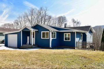 863 Burns Valley Rd W, Winona, WI 55987