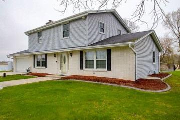 N80W23792 Plainview Rd, Lisbon, WI 53089-1528