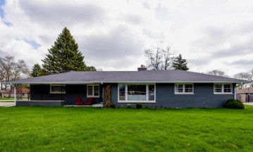 3351 W Vogel Ave, Greenfield, WI 53221