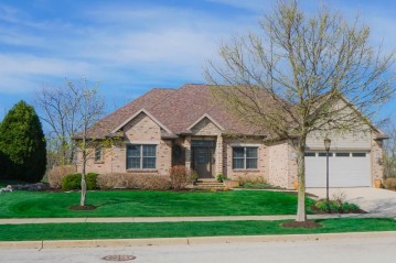 1818 Rockridge Way, Waukesha, WI 53188