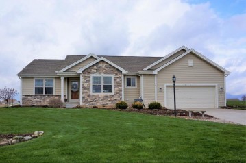 3159 Sherman Parc Cir, Jackson, WI 53037-8954