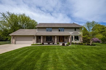 11350 W Cold Spring Rd, Greenfield, WI 53228-2540