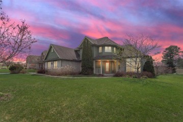 3247 Twin Creeks Rd, Jackson, WI 53037