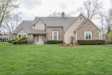 2635 Hackney Ct, Brookfield, WI 53045-1740