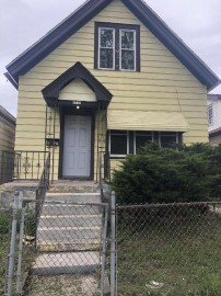 1516 W Mineral St, Milwaukee, WI 53204-2138