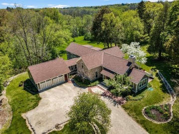 7925 Kaehlers Mill Rd, Cedarburg, WI 53012