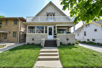 1308 S 49th St, West Milwaukee, WI 53214-3528