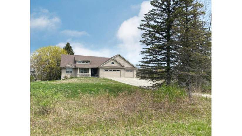 3340 E County Line Rd Oak Creek, WI 53154 by Lake Country Flat Fee $424,900