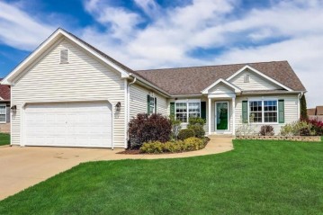 729 S Woodpine Dr, Elkhorn, WI 53121