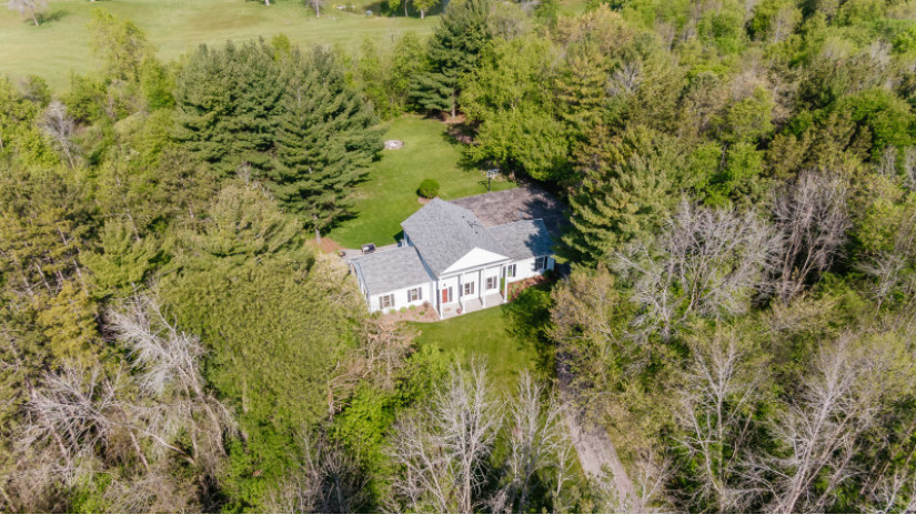 W204N5761 Lannon Rd Menomonee Falls, WI 53051 by Shorewest Realtors $559,000