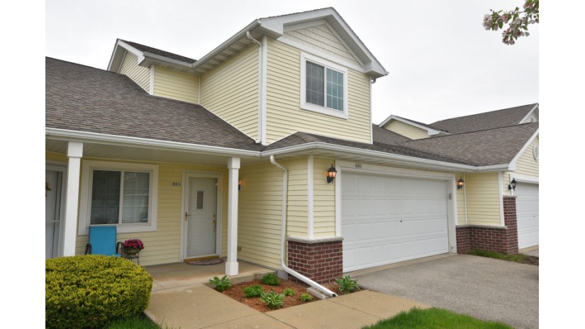 883 N Cumberland Ln Port Washington, WI 53074 by Shorewest Realtors $209,900