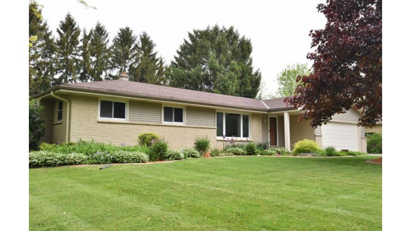 15540 W Glendale Dr New Berlin, WI 53151 by Century 21 Affiliated-Wauwatosa $324,900