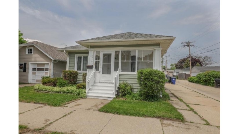 3514 15th St Racine, WI 53405 by Berkshire Hathaway HomeServices Metro Realty-Racin $152,000