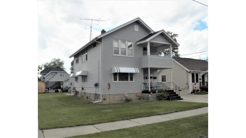 1410 S 19th St Manitowoc, WI 54220 by RE/MAX Port Cities Realtors $99,900