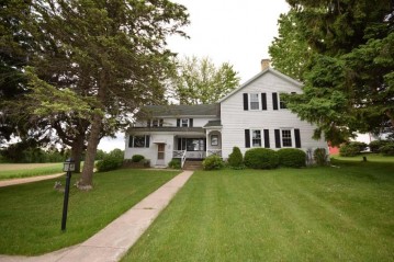 2039 Sherman Rd, Jackson, WI 53037-9592