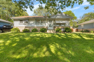 2880 S 96th St, West Allis, WI 53227-3359